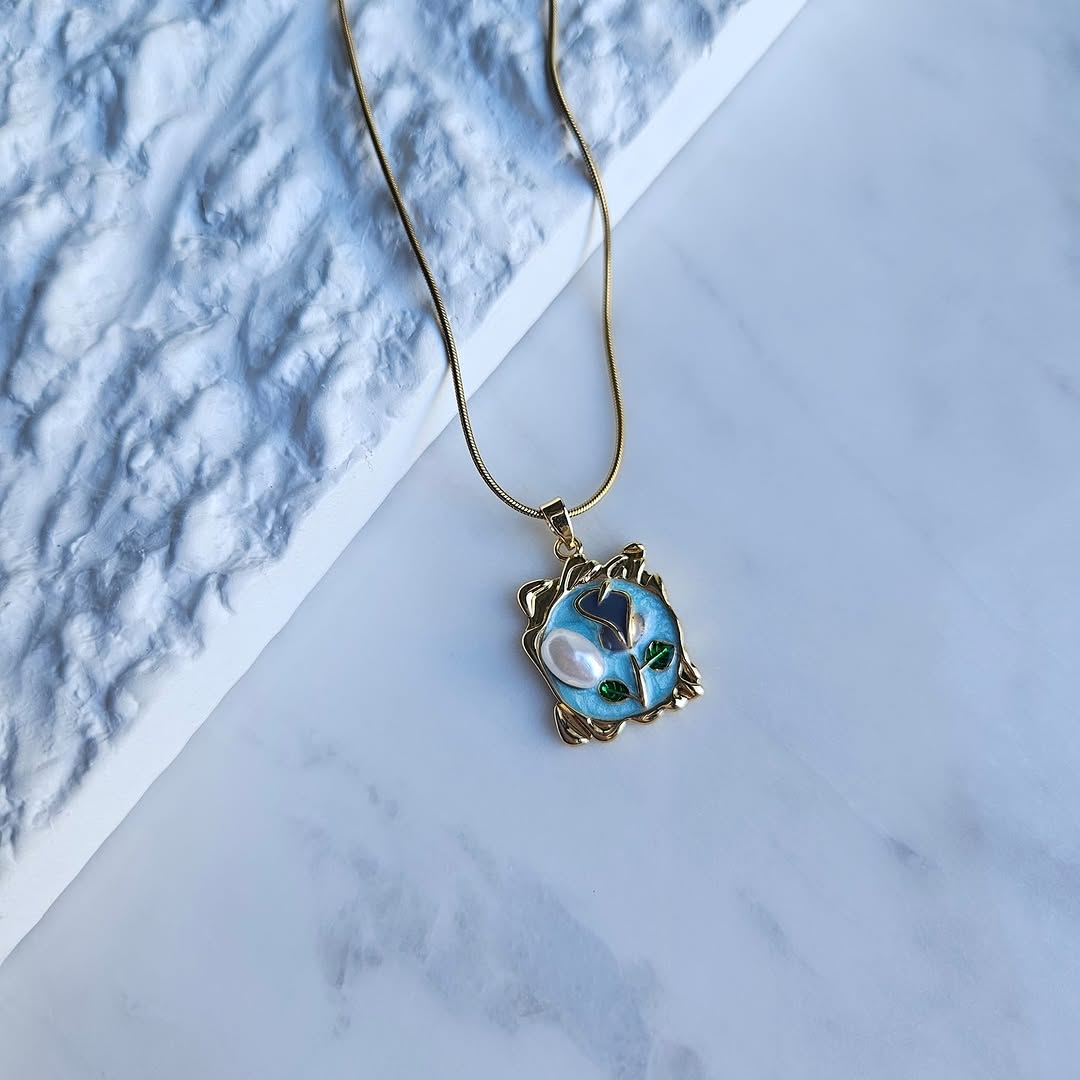 Floral Pendant - Sapire Jewellery